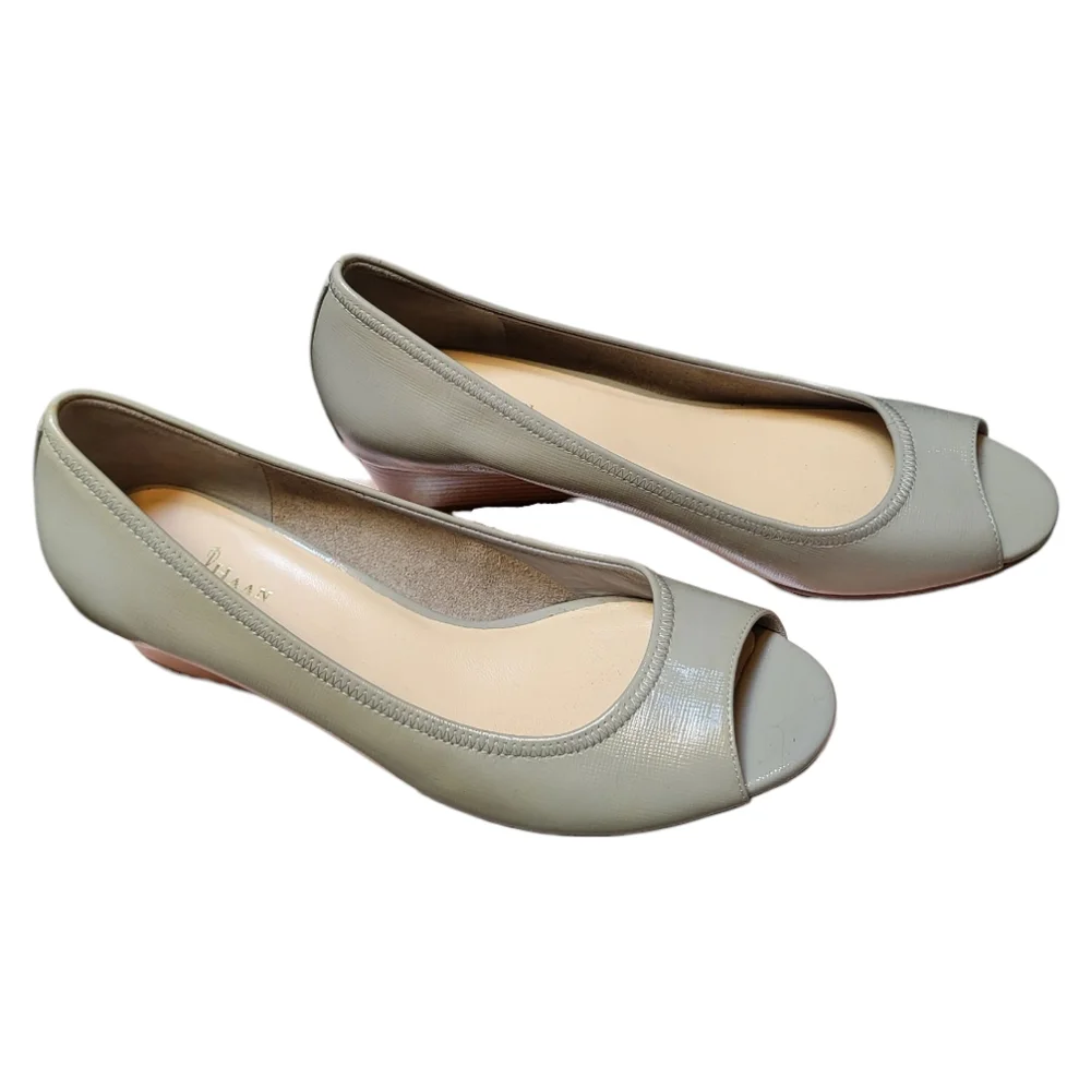 Vintage Cole Haan Womens Air Tali Ot Taupe Wedges with Subtle Elegance - Size 7B